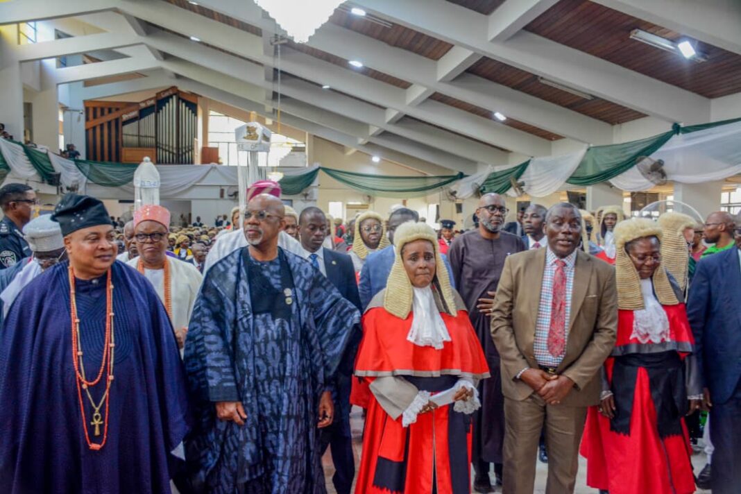 L-R: The Akarigbo and Paramount of Remoland, Oba Babatunde Ajayi; Ogun State Governor, Prince Dapo Abiodun; Chief Judge of Ogun State, Hon. Justice Mosunmola Dipeolu; Speaker, Ogun State House of Assembly, Rt. Hon. Oladaisi Elemide and the President, Ogun State Customary Court of Appeal, Hon. Justice Adebisi Femi-Segun at the 2026/2027 legal year held at the Cathedral Church of St. Peter, Ake, Abeokuta, on Monday