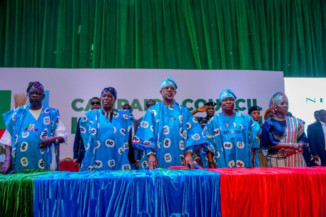 L-R: Director General of the Ogun State All Progressives Congress (APC) Campaign Council, Senator Lekan Mustapha; the state party chairman, Chief Yemi Sanusi; former Governor of the state, Chief Olusegun Osoba; Ogun State Governor, Prince Dapo Abiodun; governorship candidate of the party, Senator Solomon Olamilekan Adeola, and the deputy goverernship candidate, Mrs Kudirat Abiodun Balogun, during the inauguration of the APC Campaign Council at the June 12 Cultural Center, Kuto, Abeokuta on Thursday.