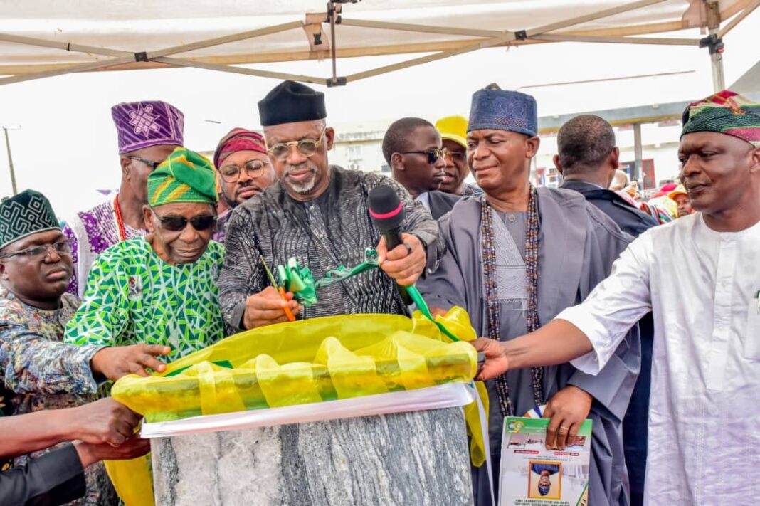 L-R: Chief of Staff to the Ogun State Governor, Dr Oluwatoyin Taiwo; Chairman, Governor's Elders Advisory council, Chief Olu Okubuyejo; Ogun State Governor, Prince Dapo Abiodun; Orimolusi of Ijebu Igbo, Oba Lawrence Adebajo and the member, representing Ijebu-ode, Odogbolu and Ijebu North-East Federal Constituency, Hon. Femi Ogunbanwo, during the commissioning of Abeokuta-Obalende and Osinubi New Town road in Ijebu-Ode Local Government on Friday.