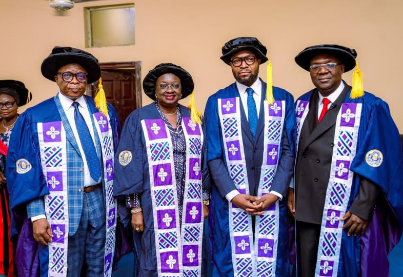 he donated ₦500,000 to each of the 13 best graduating students from the university’s faculties and ₦2 million to Master Ajayi David of the Faculty of Engineering