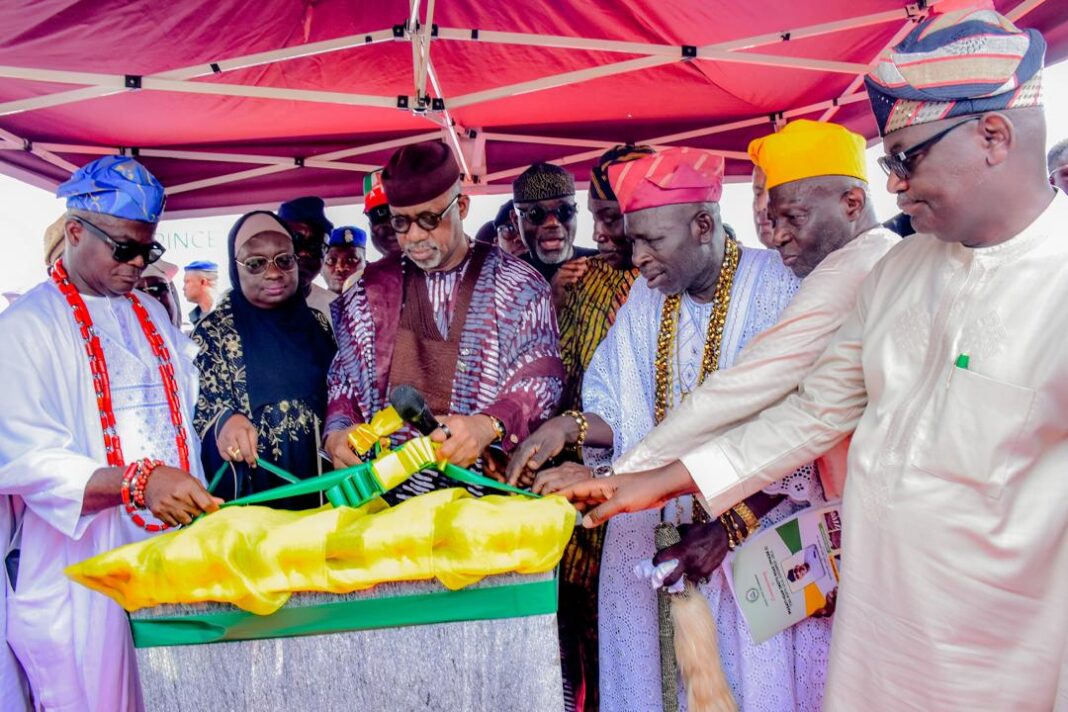 L-R: The Olu of Ilaro and Paramount Ruler of Yewaland; Oba Kehinde Olugbenle, Ogun State Deputy Governor; Engr. Noimot Salako-Oyedele, Governor Dapo Abiodun, the Adokun of Igan-Okoto;Oba Mukaila Salako, Commissioner for Works and Infrastructure; Engr Ade Akinsanya and the member representing Yewa-North/Imeko-Afon in the Federal House of Representatives; Hon. Gboyega Nasir Isiaka during the commissioning of the phase 2 of the 21 kilometers Imashayi-Igan-Okoto-Ayetoro road in Yewa North Local Government area of the state on Thursday