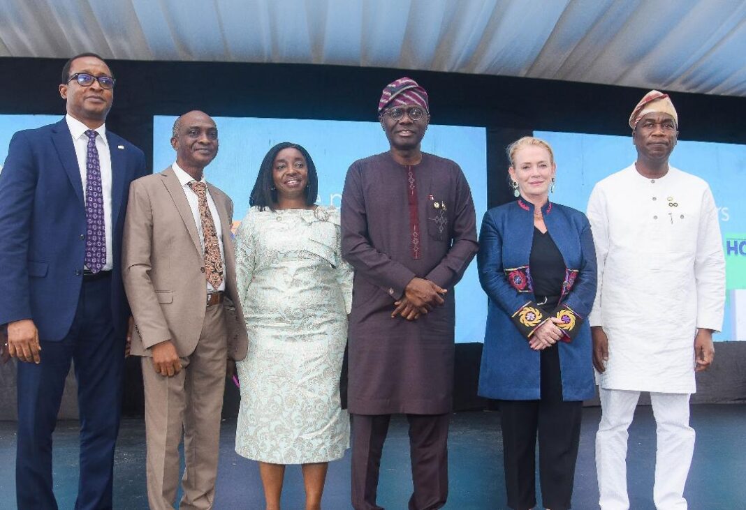 From left: National Head of Sales, First City Monument Bank (FCMB), Mr. Emmanuel Comla; Senior Procurement Specialist at the World Bank, Mr. Akin Onimole; First Lady of Lagos State, Mrs. Ibijoke Sanwo-Olu; Governor Babajide Sanwo-Olu of Lagos; A Development Partner at UNICEF, Celine Lafoucriere, and Deputy Governor of Lagos, Mr. Obafemi Hamzat, at the presentation of Lagos State’s strides in the implementation of the World Bank’s HOPE-GOV programme in governance, primary health and basic education. The ceremony was held at the Lagos House, Marina in Lagos.