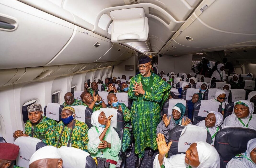 Governor Abiodun with the pilgrims before their depature for Saudi Arabia