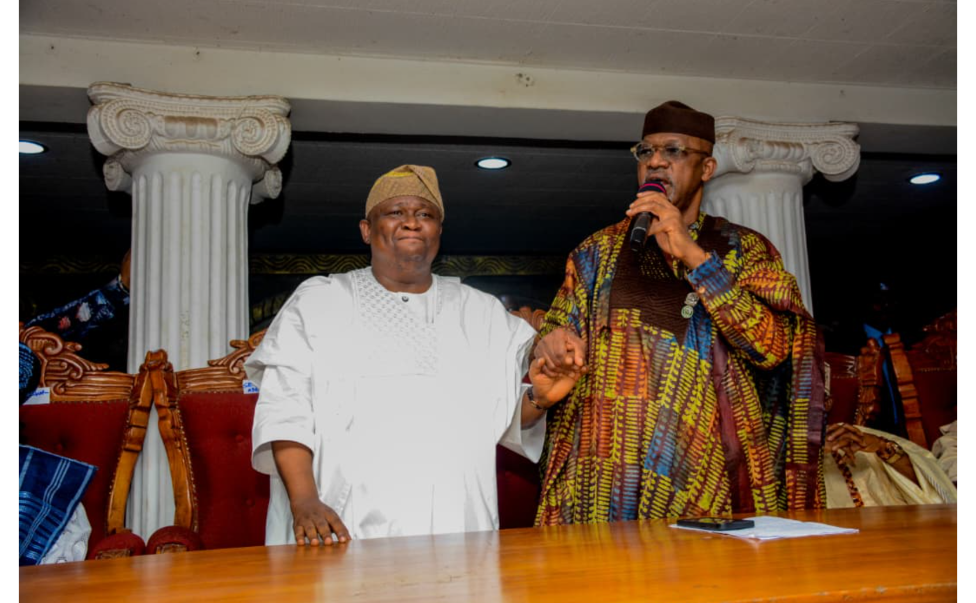 The Ogun State Governor, Prince Dapo Abiodun, presenting the All Progressives Congress gubernatorial candidate in the state, Senator Solomon Olamilekan Adeola to Ijebu Traditional Council at the palace of the Awujale of Ijebuland on Friday.