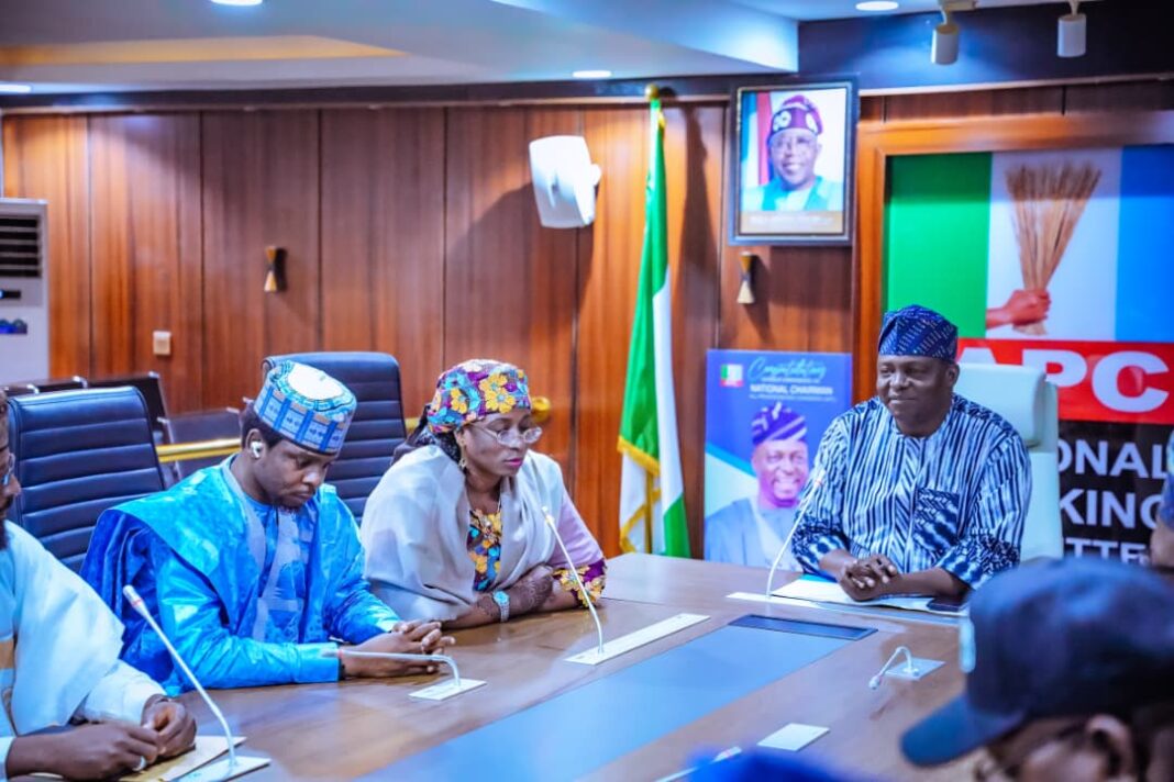 https://thenewsnigeria.com.ng/2026/09/28/2027-adc-candidates-in-four-states-defect-to-apc-back-tinubu-for-second-term/