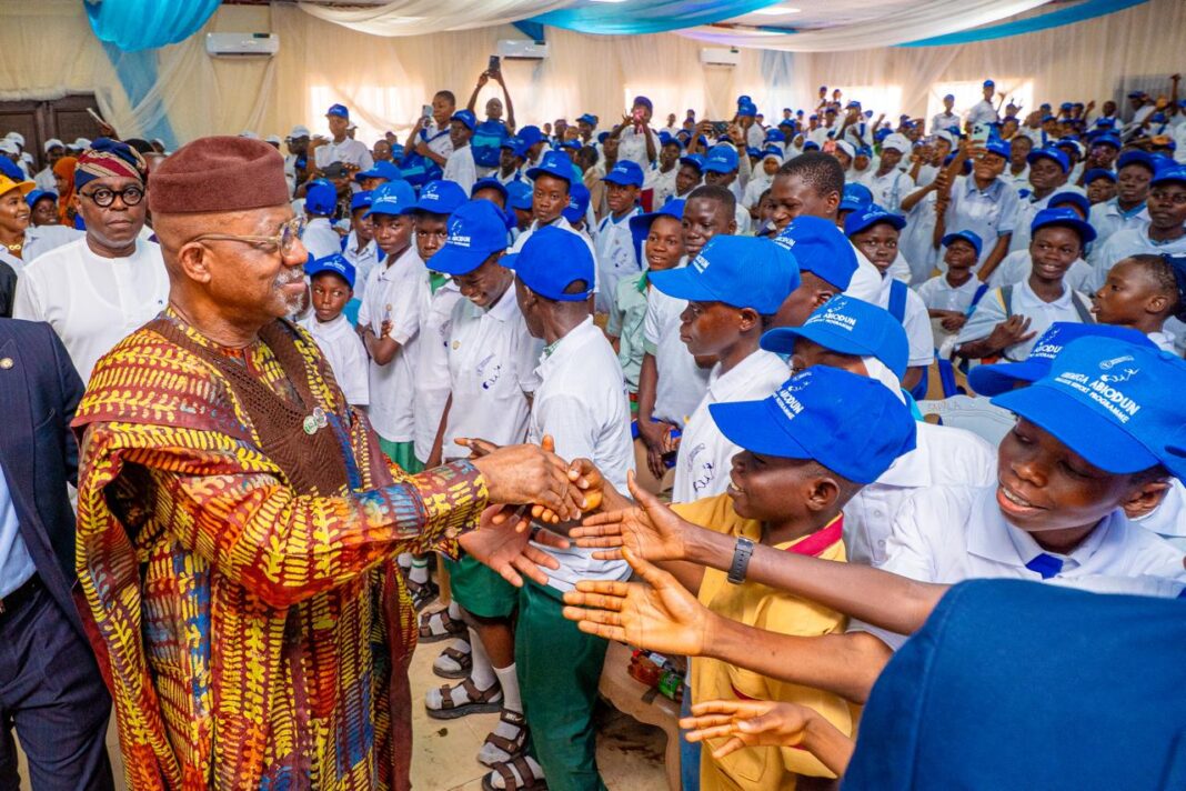 Governor Abiodun and some of the beneficiaries